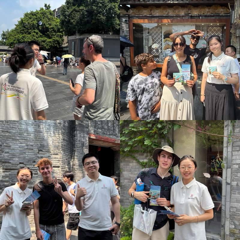 工商银行世运会外籍来华人员志愿服务小分队为游客提供服务。卢静供图