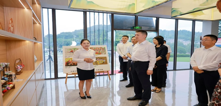 成都市长陈书平赴简阳市调研经济社会发展情况