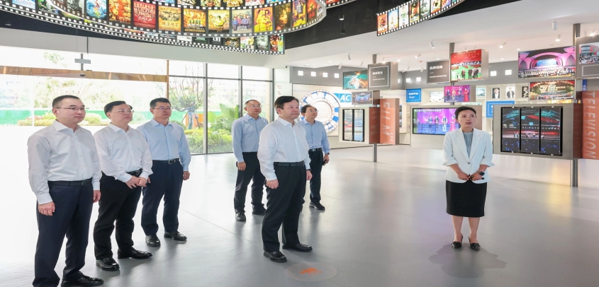曹立军在郫都区调研：做好科产融合文章，推动“十五五”高质量发展