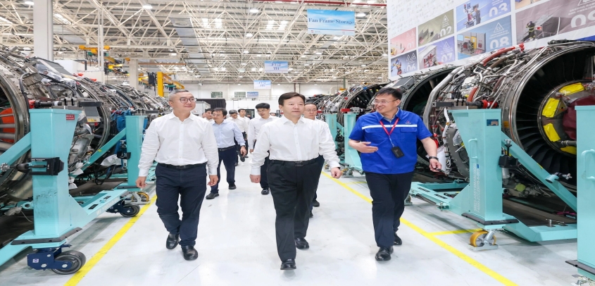 市委书记曹立军调研双流区并召开座谈会